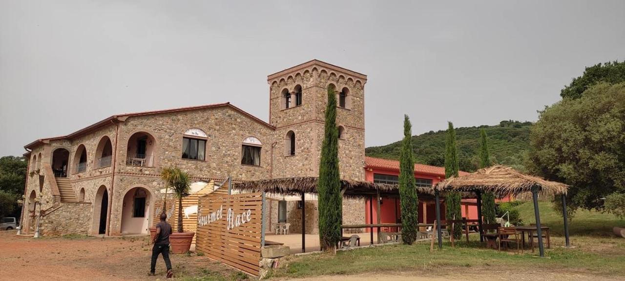 Agriturismo La Fontanella & Glamping スヴェレート エクステリア 写真