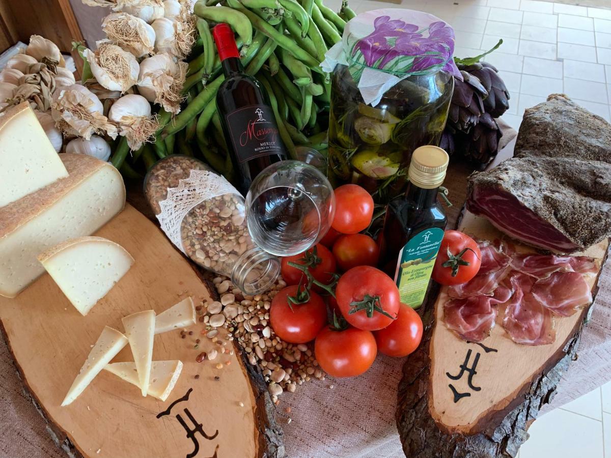 Agriturismo La Fontanella & Glamping スヴェレート エクステリア 写真